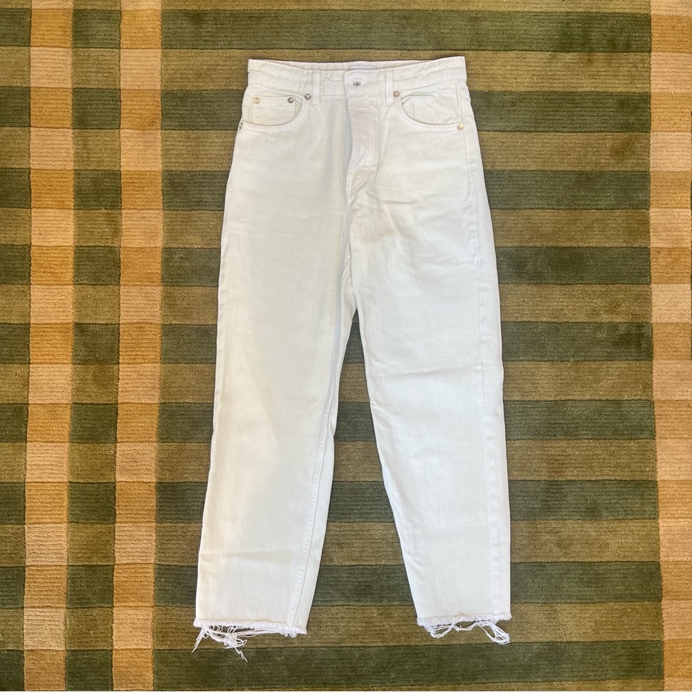 Zara Very Light Pastel Green Cream Mom Jeans